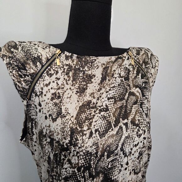 Cache Women’s Faux Wrap Bodycon Dress L/S Animal Print Gold Hardware Size Large - Picture 2 of 13